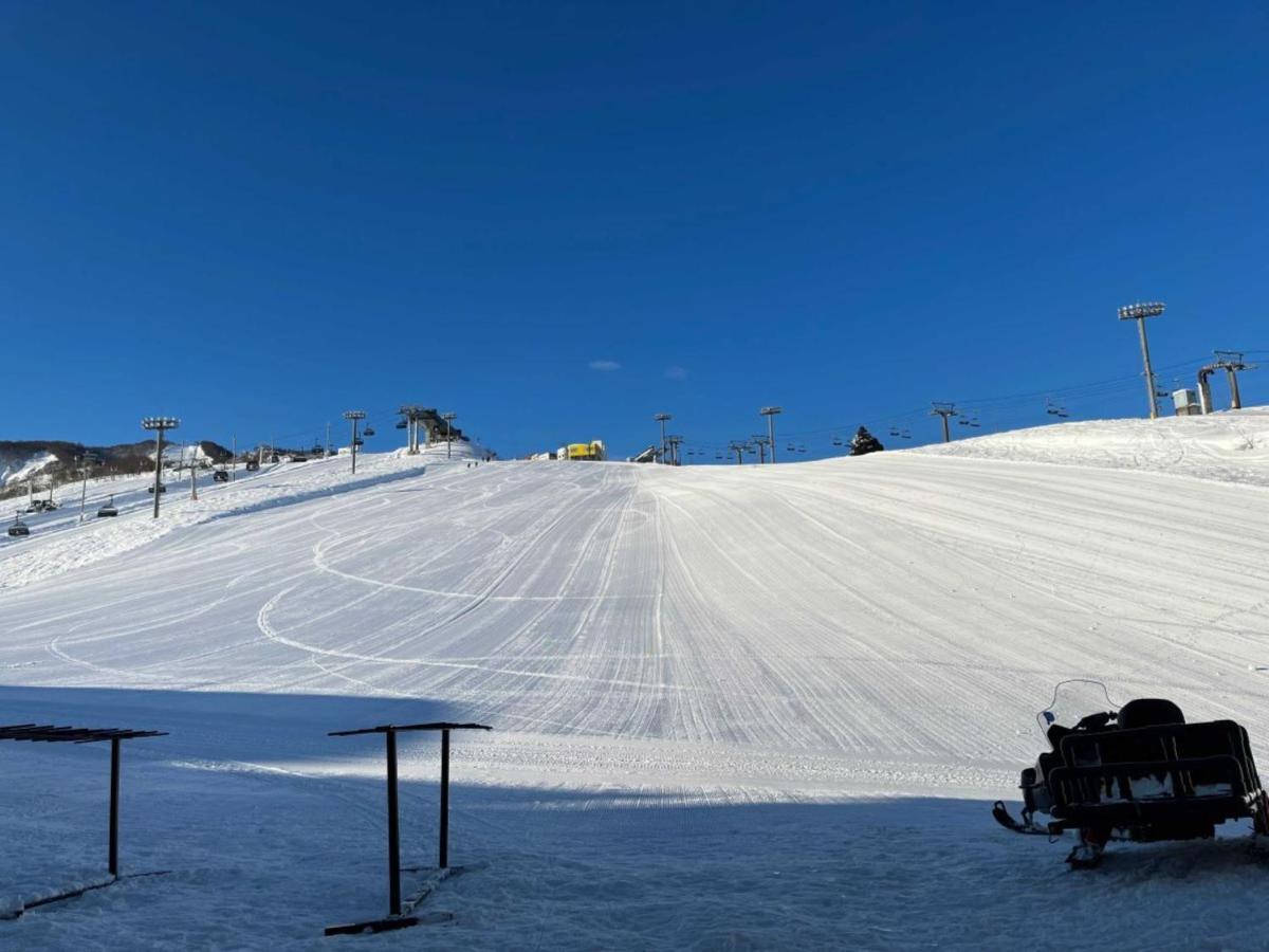 Ishiuchi Ski Center Minamiuonuma Esterno foto